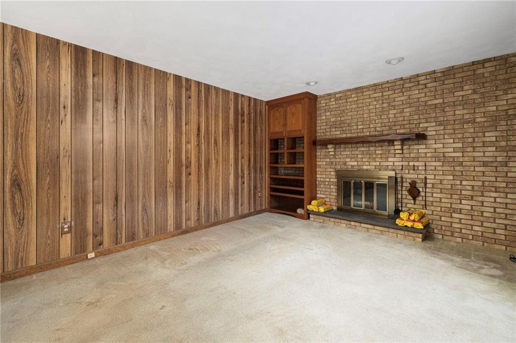 Single Family Residence at 55 Hillcrest Drive, Cranston, photo 21 of 48