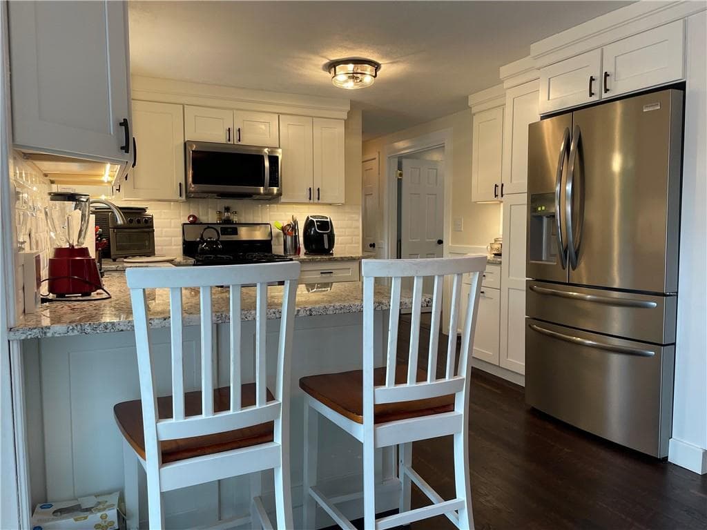 Single Family Residence at 40 Walker Road, Warwick, photo 14 of 32