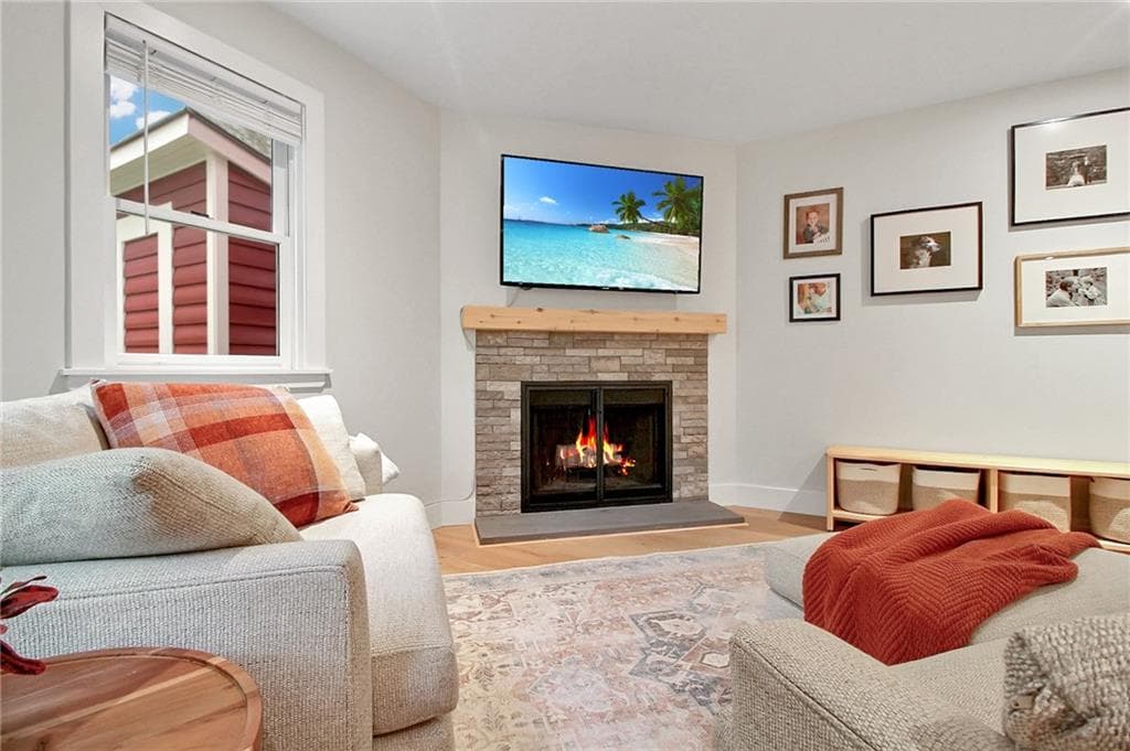 Condominium at 25 Captains Drive, Westerly, photo 9 of 33