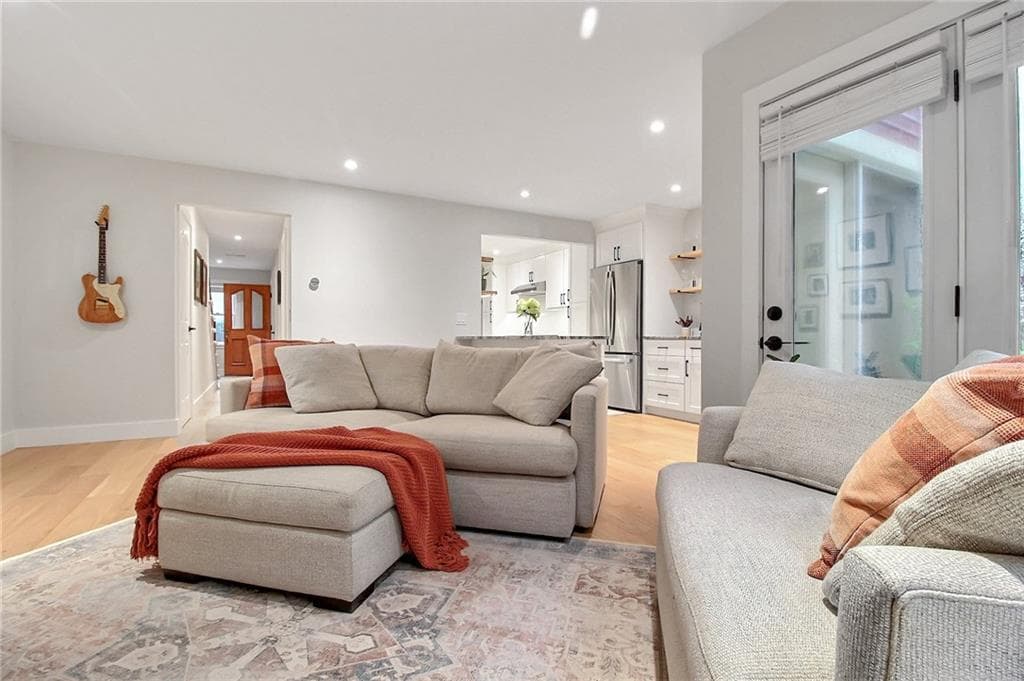 Condominium at 25 Captains Drive, Westerly, photo 10 of 33