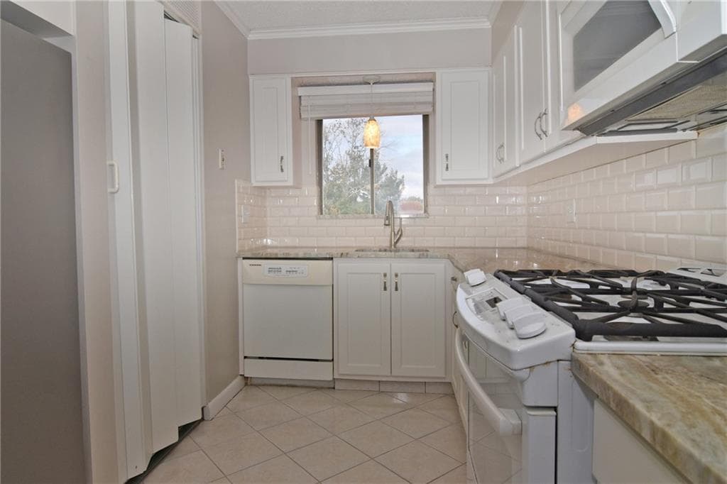 Condominium at 175 HOFFMAN Avenue UNIT 408, Cranston, photo 11 of 26