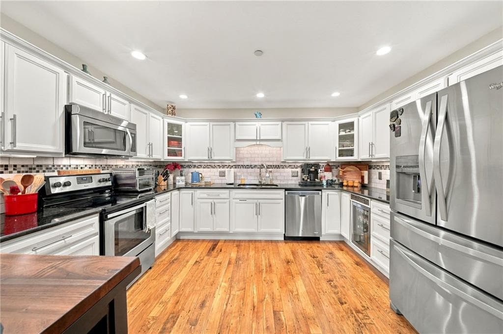 Condominium at 1 Tupperware Drive UNIT 310, North Smithfield, photo 2 of 45