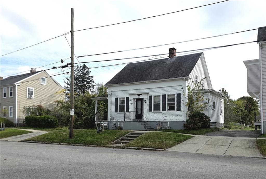 Single Family Residence at 102 Church Street, Bristol, photo 2 of 11