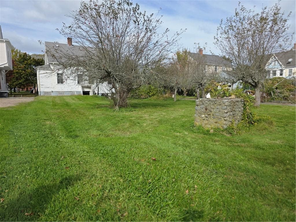 Single Family Residence at 102 Church Street, Bristol, photo 5 of 11