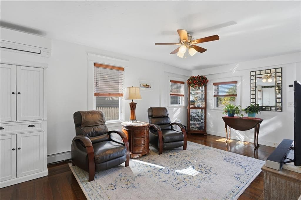 Single Family Residence at 353 Massasoit Avenue, East Providence, photo 12 of 37