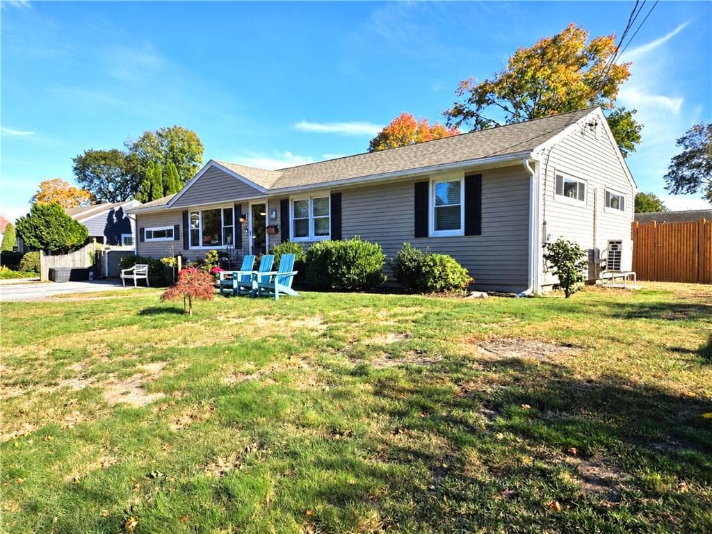 Single Family Residence at 66 Wanton Shippee Road, East Greenwich, photo 3 of 48