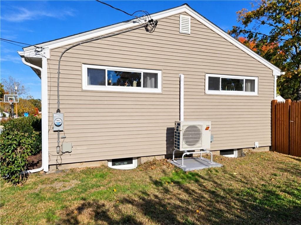 Single Family Residence at 66 Wanton Shippee Road, East Greenwich, photo 4 of 48