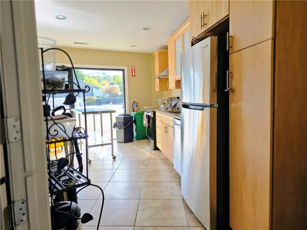 Condominium at 732 Manomet Court UNIT 732, Warwick, photo 23 of 30