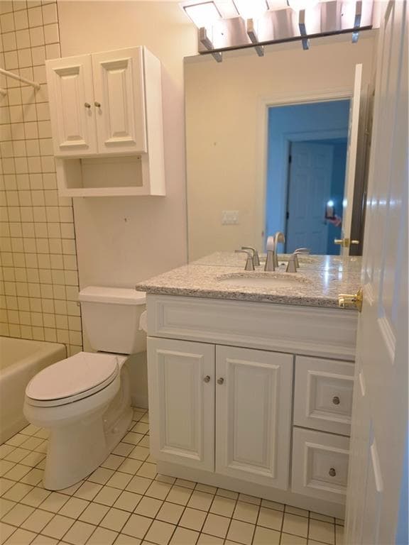 Condominium at 732 Manomet Court UNIT 732, Warwick, photo 11 of 30
