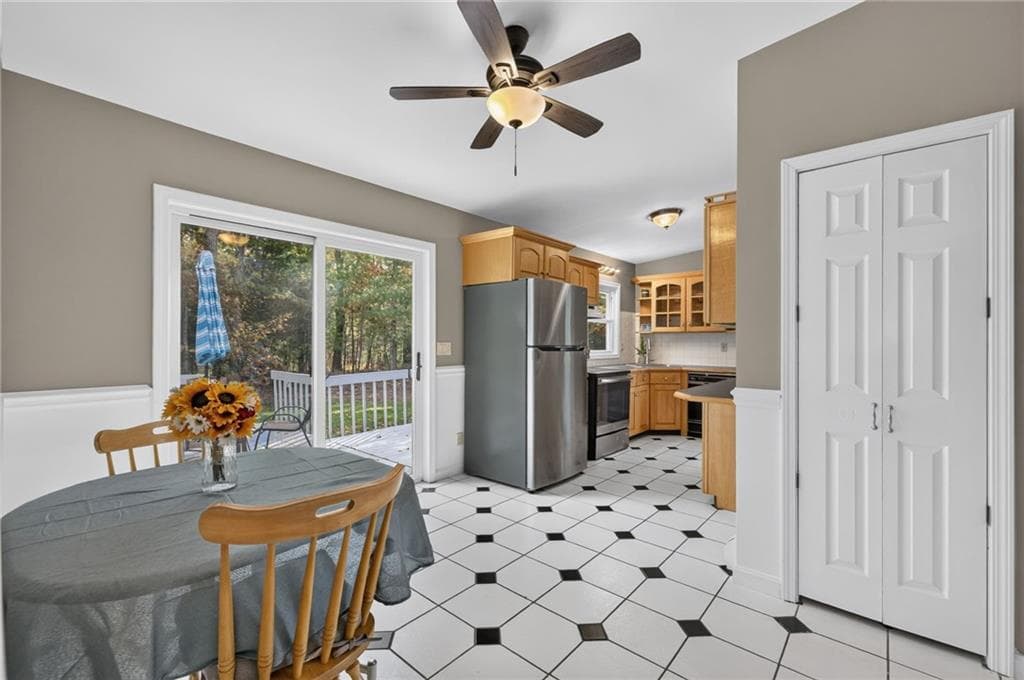 Single Family Residence at 18 Cedar Hills Drive, Richmond, photo 34 of 50