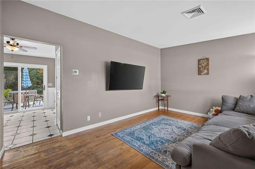 Single Family Residence at 18 Cedar Hills Drive, Richmond, photo 38 of 50