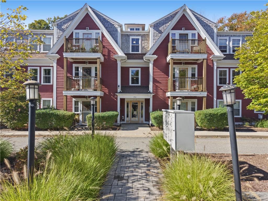 751 Metacom Avenue UNIT 10