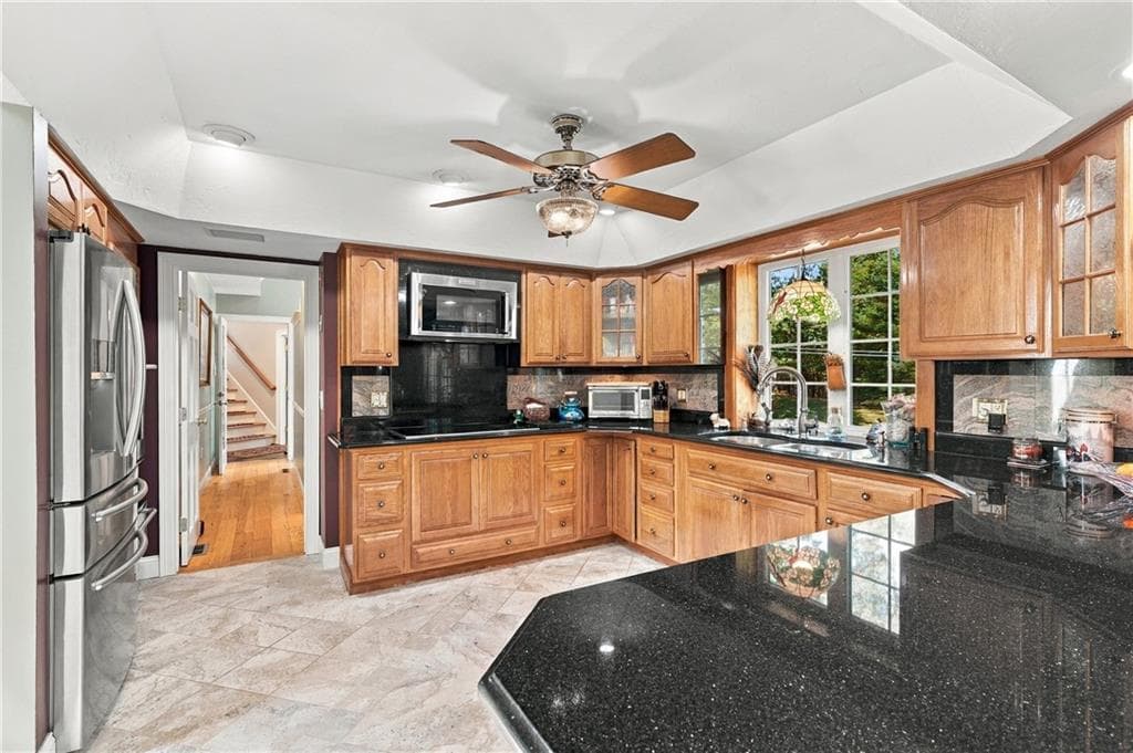 Single Family Residence at 370 Rocky Hill Road, North Smithfield, photo 6 of 45