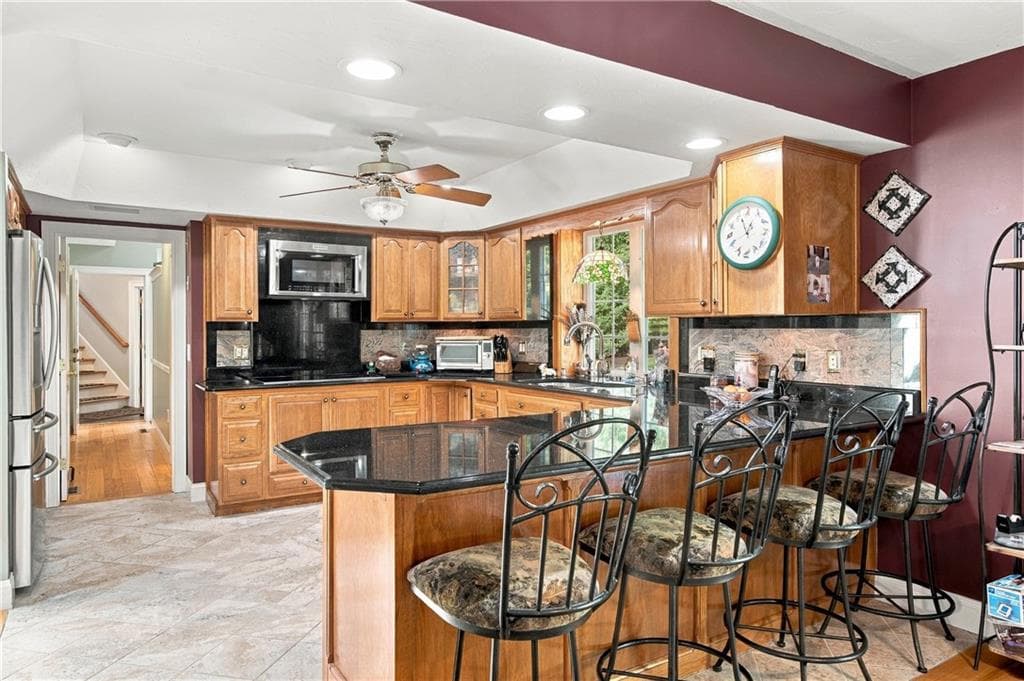 Single Family Residence at 370 Rocky Hill Road, North Smithfield, photo 7 of 45