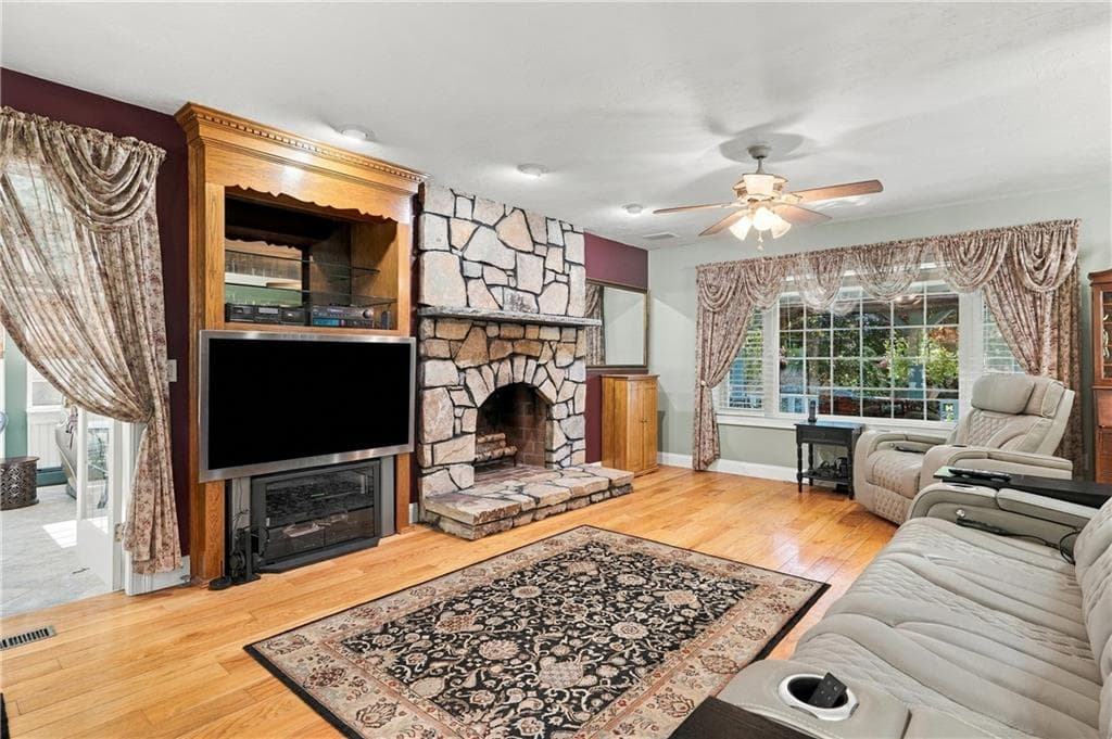 Single Family Residence at 370 Rocky Hill Road, North Smithfield, photo 9 of 45