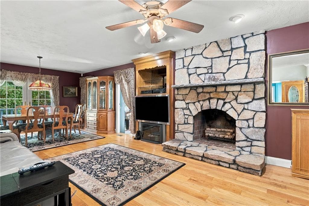 Single Family Residence at 370 Rocky Hill Road, North Smithfield, photo 8 of 45