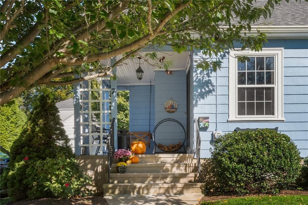 Single Family Residence at 7 Alpha Court, North Providence, photo 2 of 48