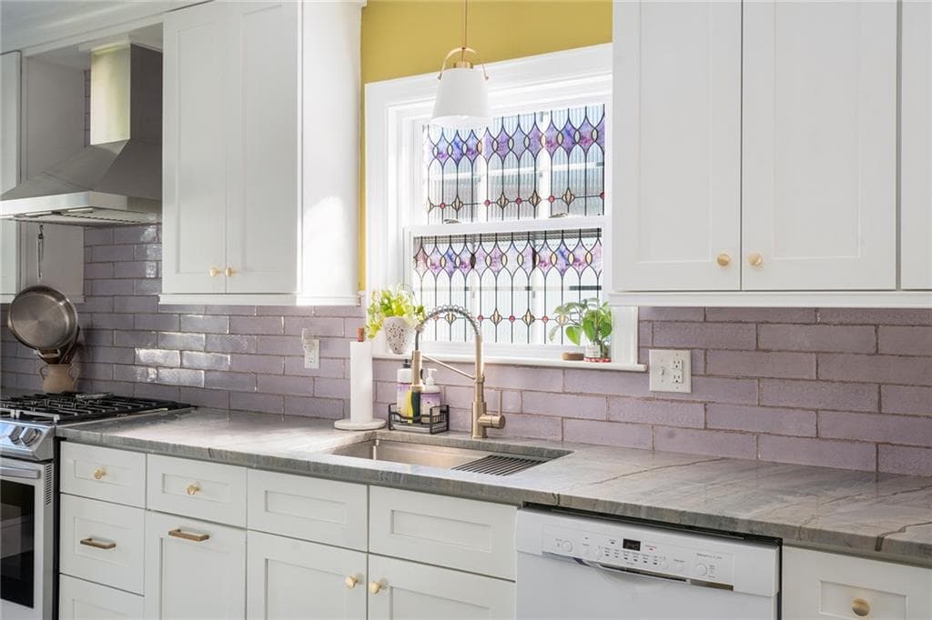 Single Family Residence at 7 Alpha Court, North Providence, photo 22 of 48