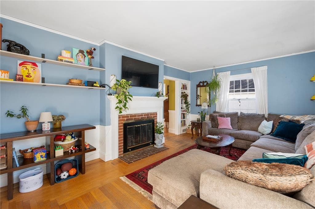 Single Family Residence at 7 Alpha Court, North Providence, photo 9 of 48