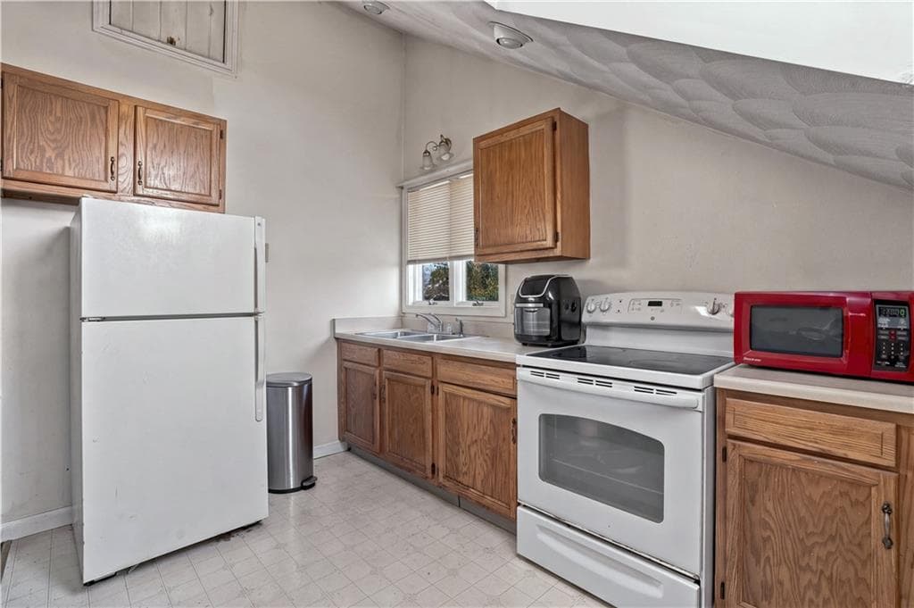 Multi Family at 95 Meadow Street, Pawtucket, photo 29 of 46