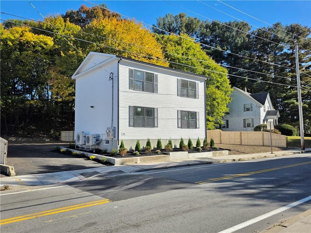 Multi Family at 311 Woonasquatucket Avenue, North Providence, photo 3 of 20