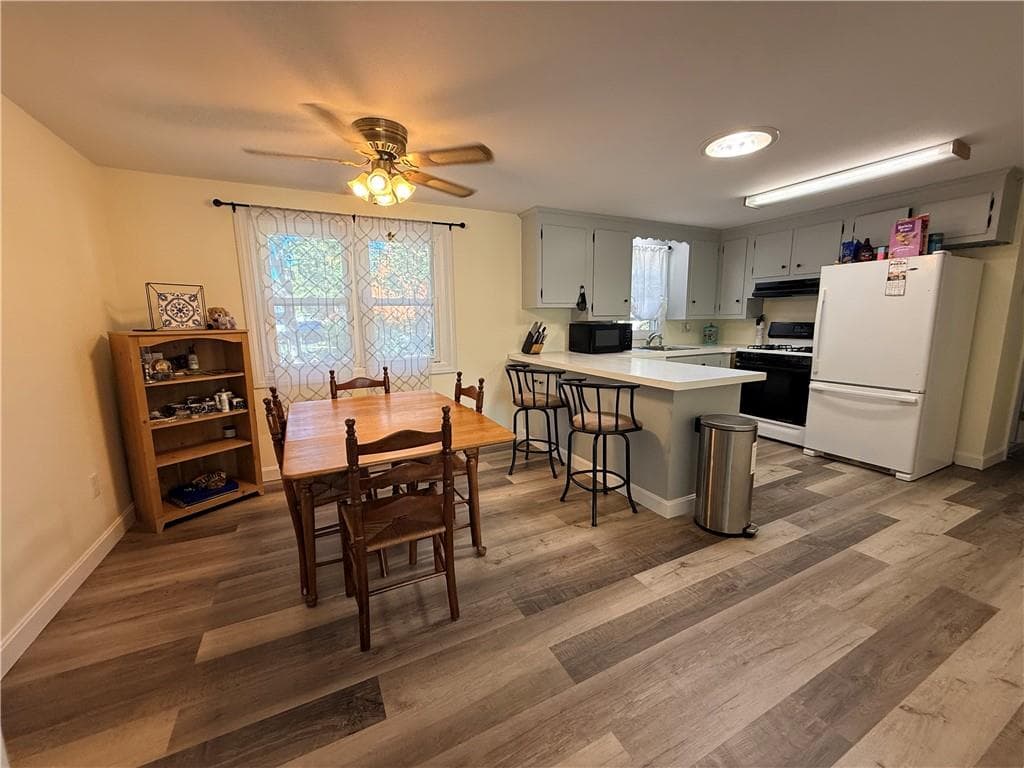Single Family Residence at 61 Calderwood Drive, Warwick, photo 23 of 25