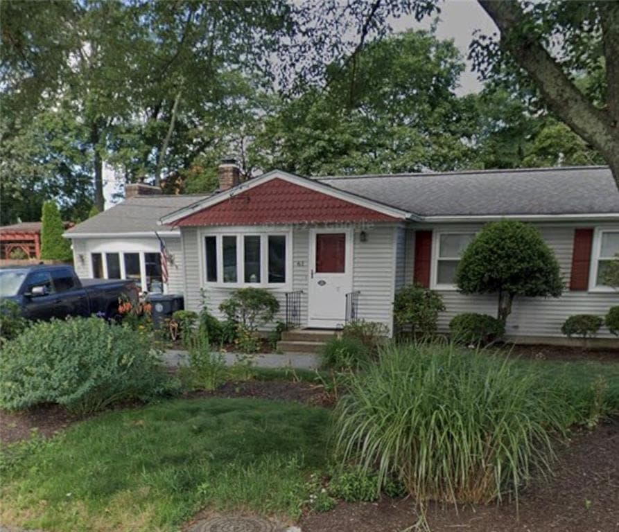 Single Family Residence at 61 Calderwood Drive, Warwick, photo 6 of 25