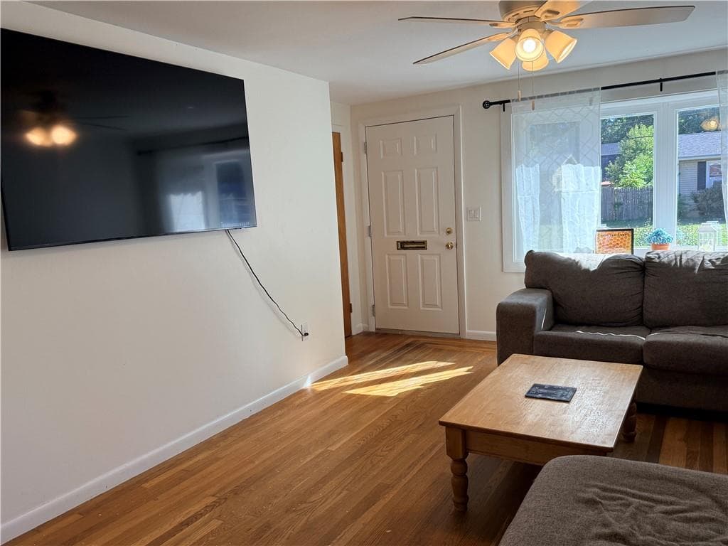 Single Family Residence at 61 Calderwood Drive, Warwick, photo 22 of 25