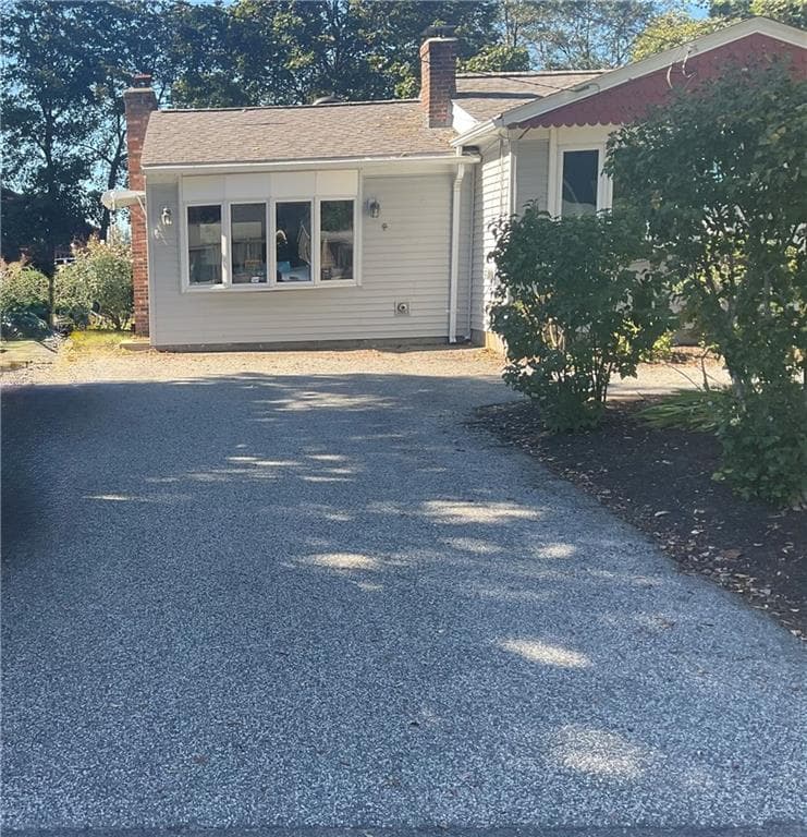 Single Family Residence at 61 Calderwood Drive, Warwick, photo 7 of 25