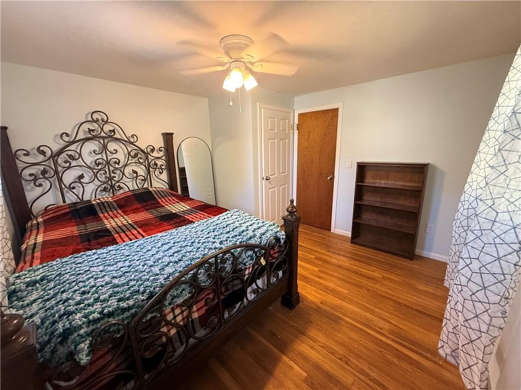 Single Family Residence at 61 Calderwood Drive, Warwick, photo 8 of 25