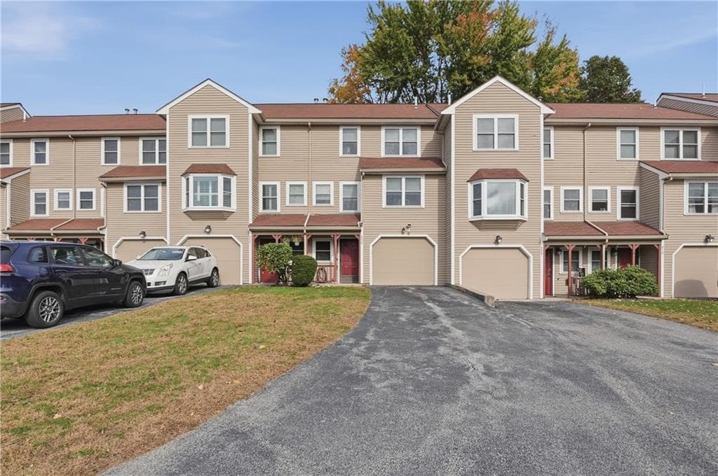 Condominium at 200 Heroux Boulevard UNIT 808, Cumberland, photo 2 of 22
