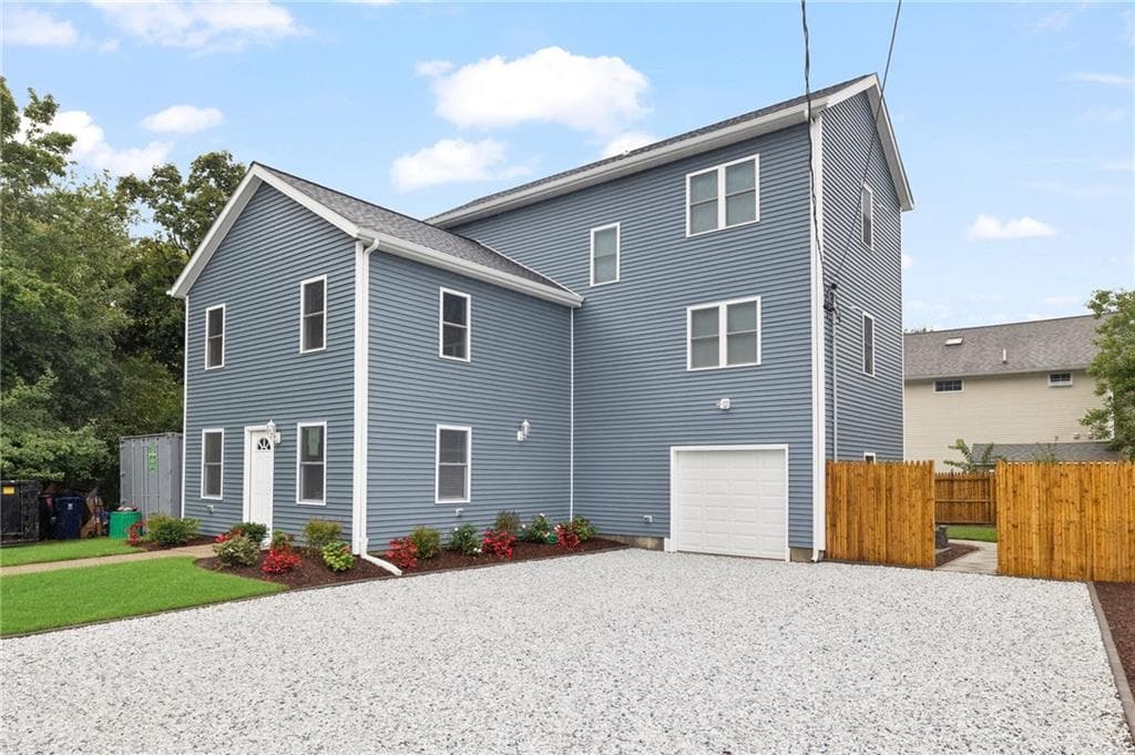 Single Family Residence at 21 Ashbrook Road, Narragansett, photo 3 of 18