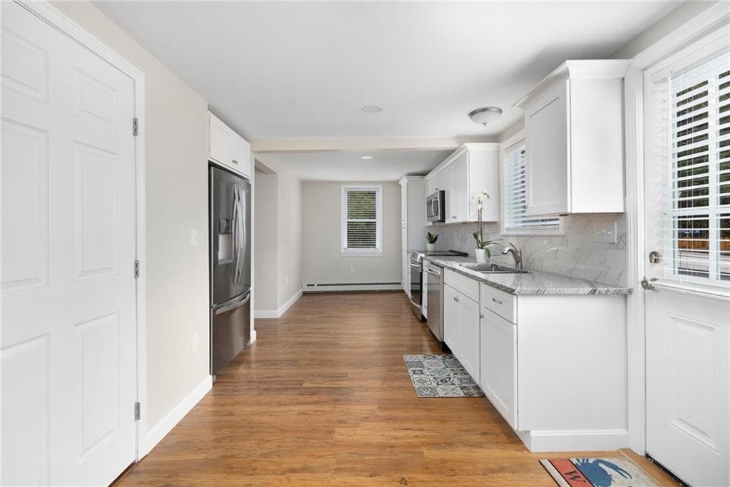 Single Family Residence at 21 Ashbrook Road, Narragansett, photo 14 of 18