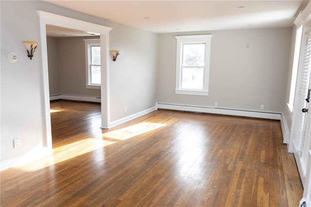 Single Family Residence at 872 Main Avenue, Warwick, photo 12 of 28
