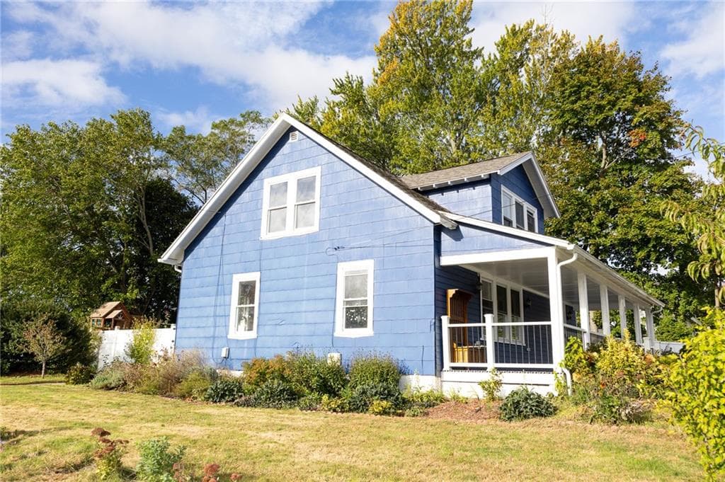 Single Family Residence at 872 Main Avenue, Warwick, photo 3 of 28