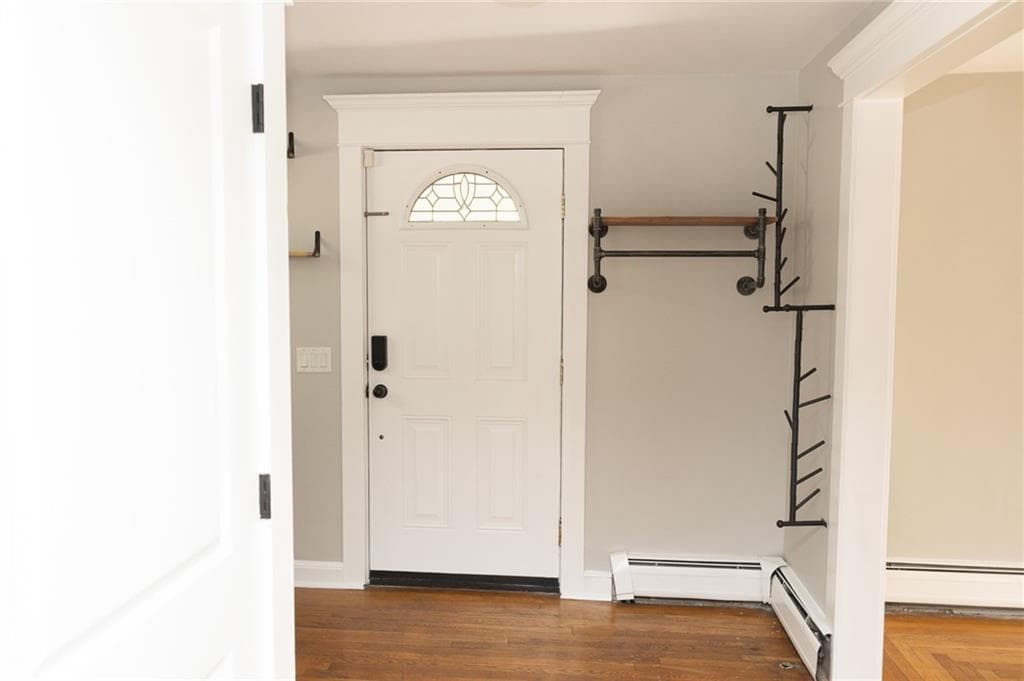 Single Family Residence at 872 Main Avenue, Warwick, photo 9 of 28