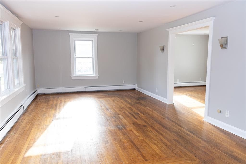 Single Family Residence at 872 Main Avenue, Warwick, photo 11 of 28