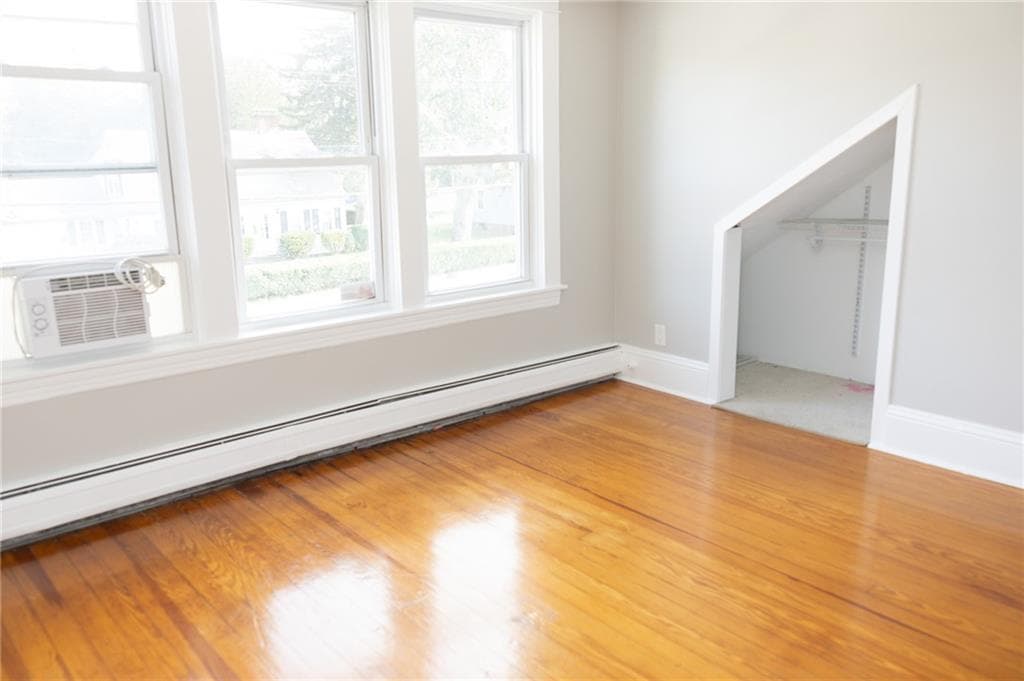 Single Family Residence at 872 Main Avenue, Warwick, photo 19 of 28
