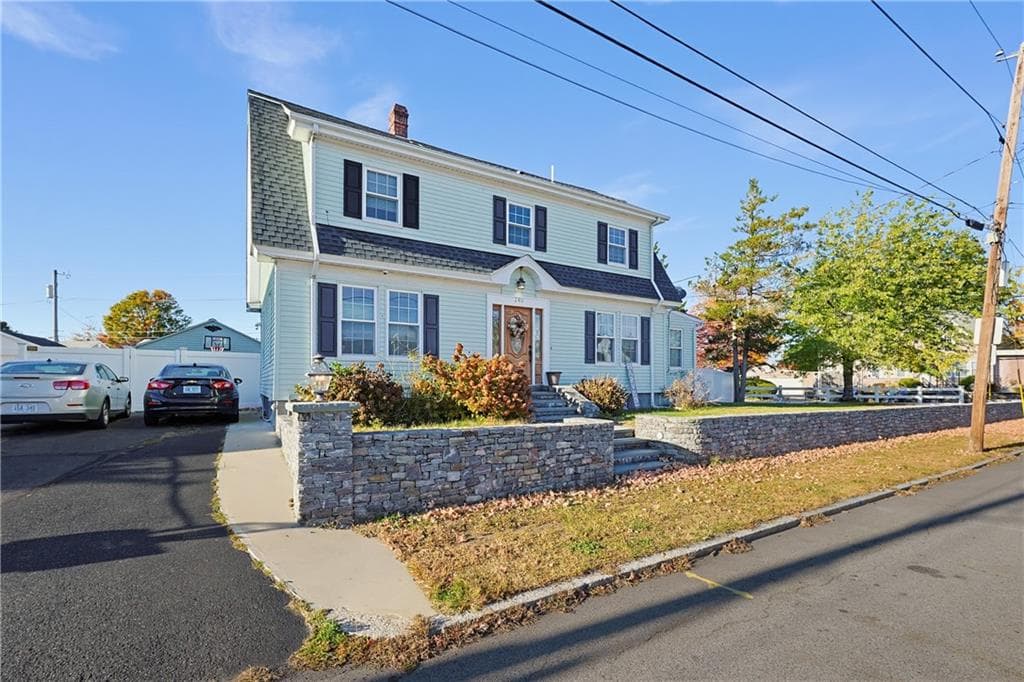 Single Family Residence at 240 Baxter Street, Pawtucket, photo 2 of 44