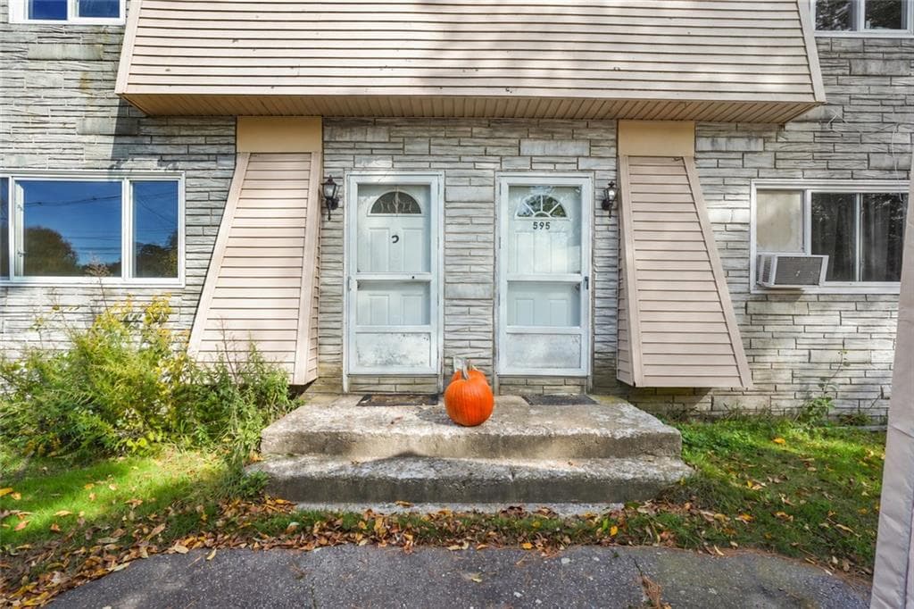 Multi Family at 595 Dry Bridge Road, North Kingstown, photo 2 of 31