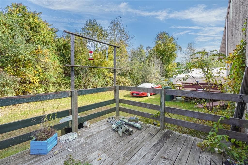 Multi Family at 595 Dry Bridge Road, North Kingstown, photo 6 of 31