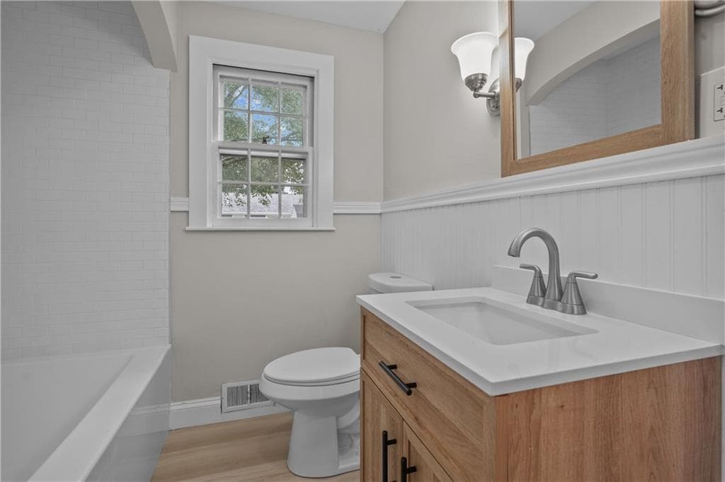 Single Family Residence at 43 Duchess Road, Cumberland, photo 16 of 25