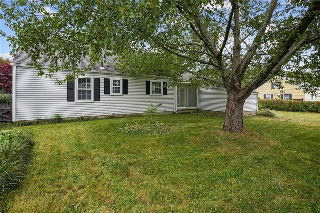 Single Family Residence at 43 Duchess Road, Cumberland, photo 22 of 25