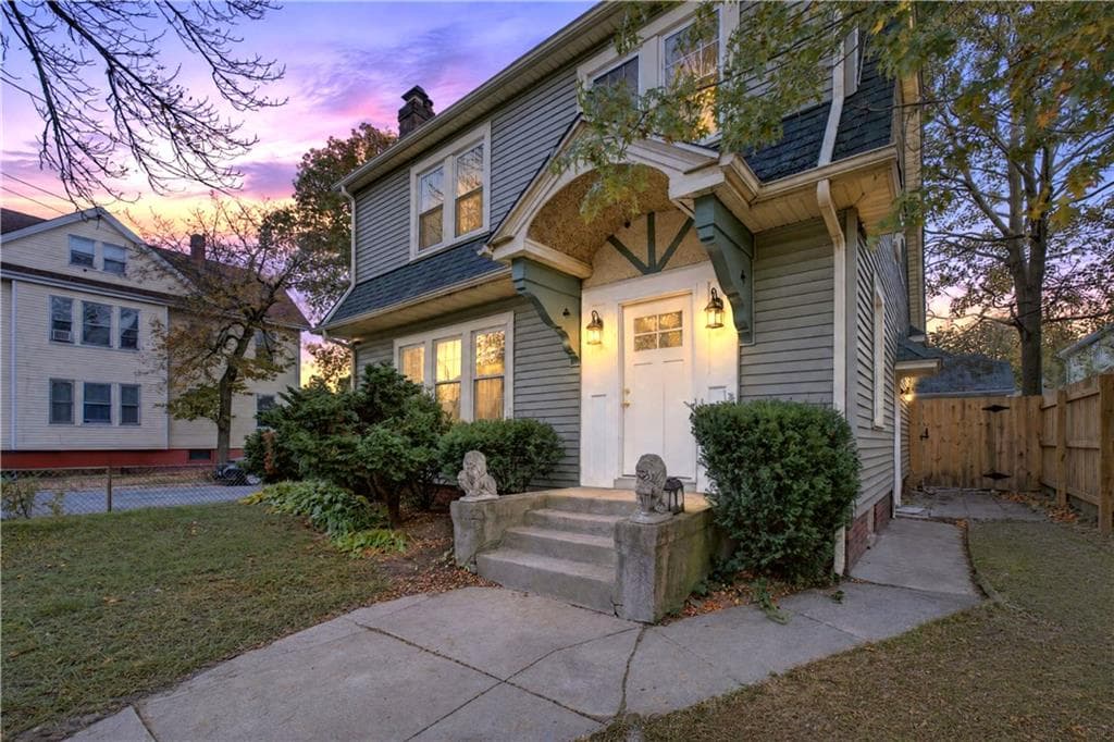Single Family Residence at 162 Verndale Avenue, Providence, photo 2 of 37