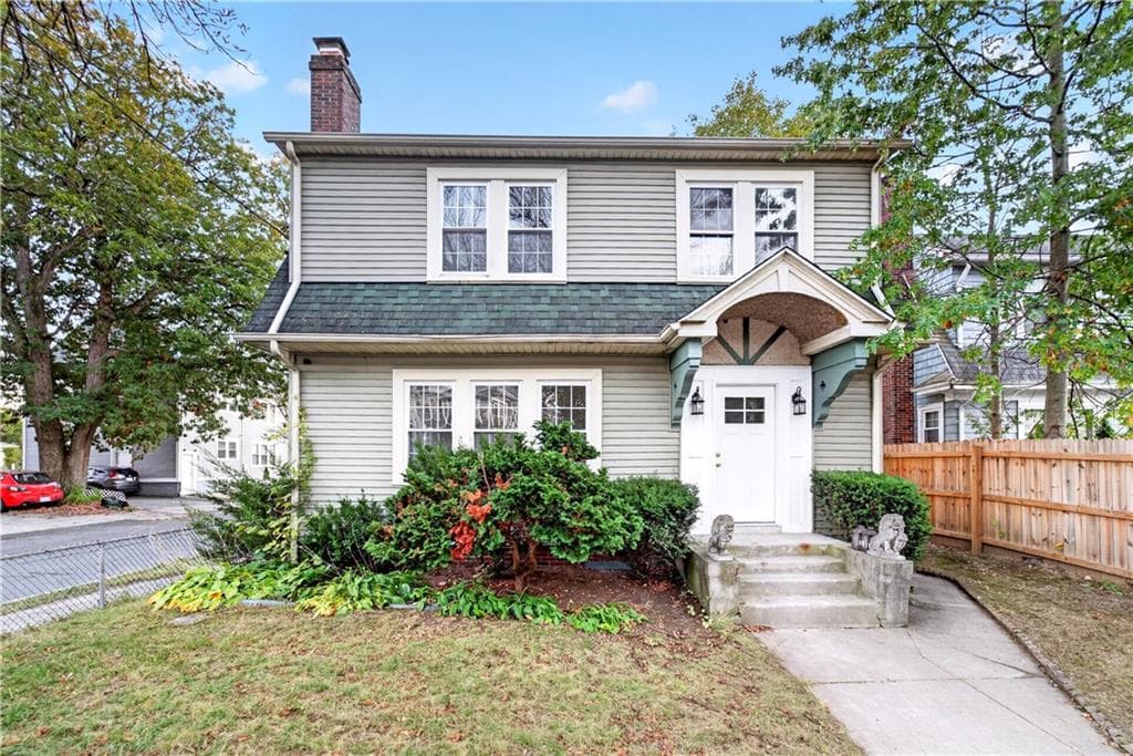 Single Family Residence at 162 Verndale Avenue, Providence, photo 3 of 37
