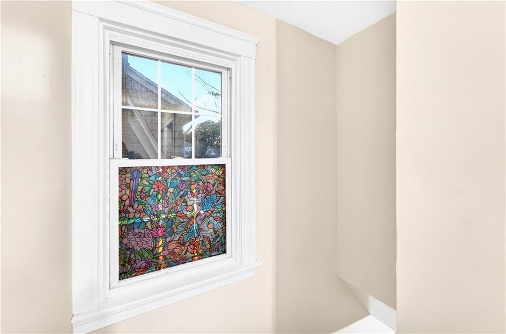 Single Family Residence at 162 Verndale Avenue, Providence, photo 10 of 37