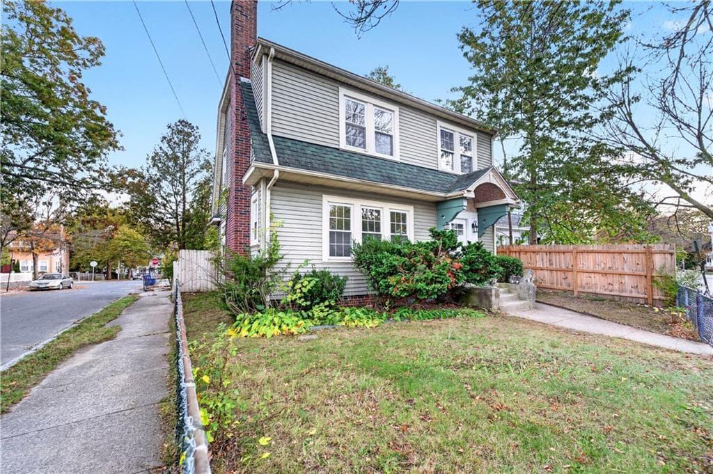 Single Family Residence at 162 Verndale Avenue, Providence, photo 31 of 37