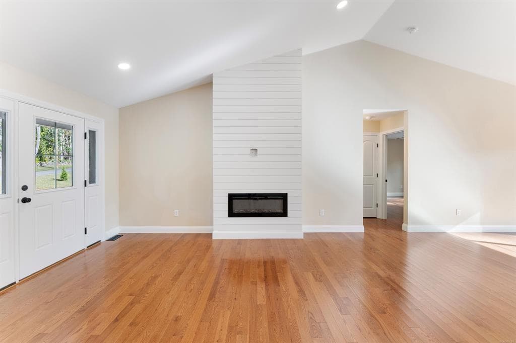 Single Family Residence at 83 Grand View Terrace, Brooklyn, photo 16 of 38