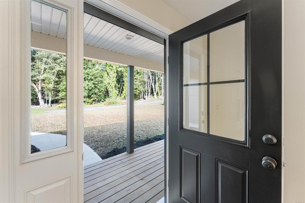 Single Family Residence at 83 Grand View Terrace, Brooklyn, photo 10 of 38