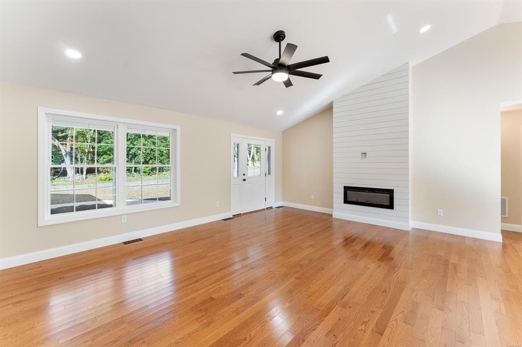 Single Family Residence at 83 Grand View Terrace, Brooklyn, photo 14 of 38